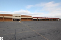 Commercial building for sale in Cadillac, Michigan