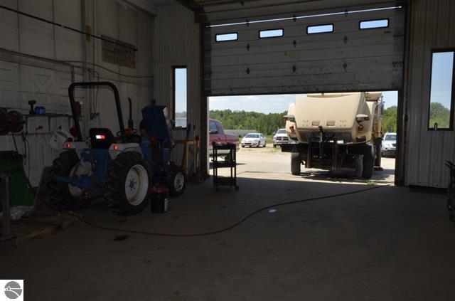 Auto & truck repair and powder coating business for sale in Leroy, Michigan